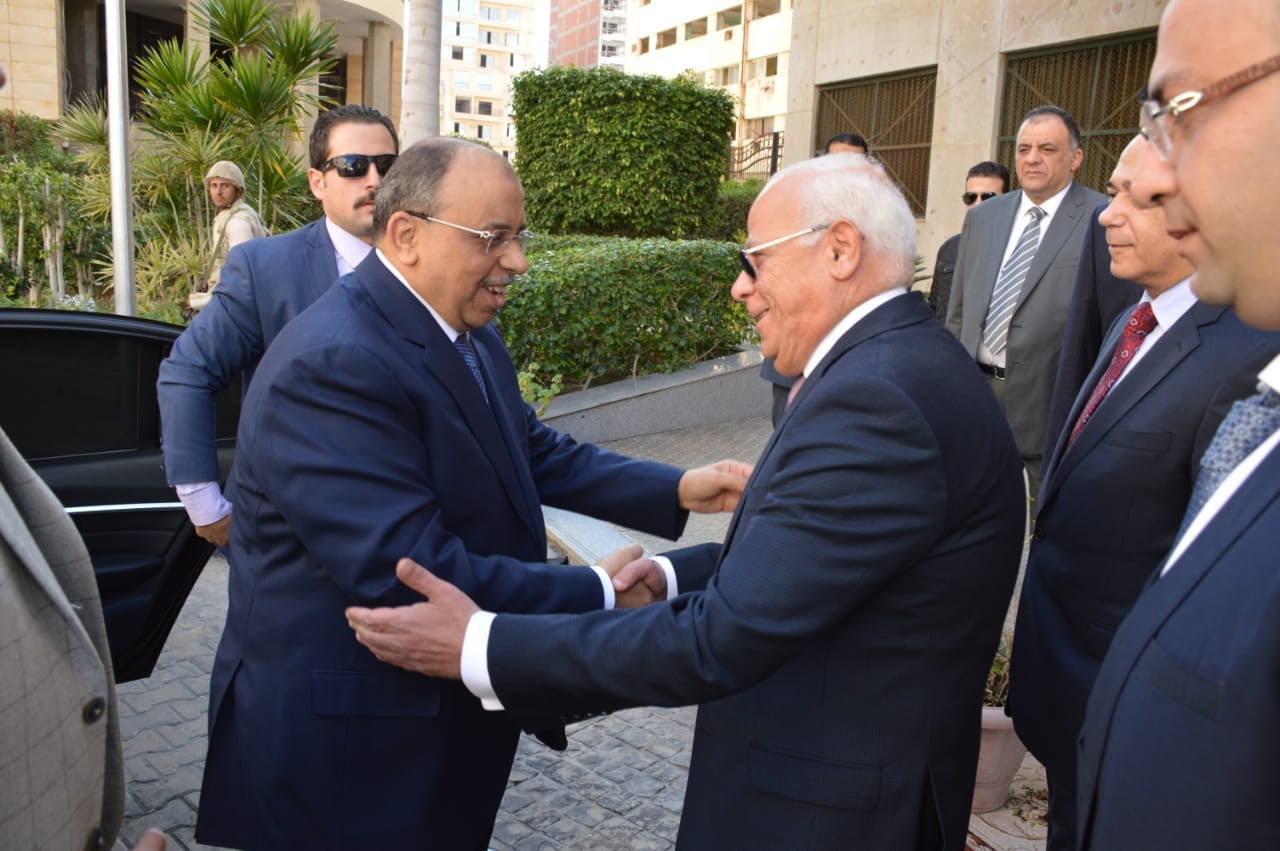 محافظ بورسعيد يستقبل وزير التنمية المحلية  (2)