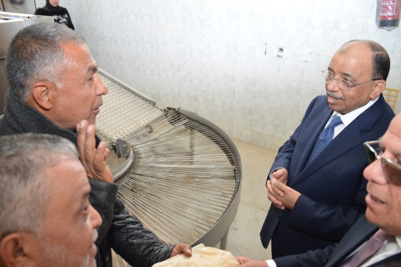 وزير التنمية المحلية يعلن بورسعيد أول محافظة خالية من العشوائيات (5)