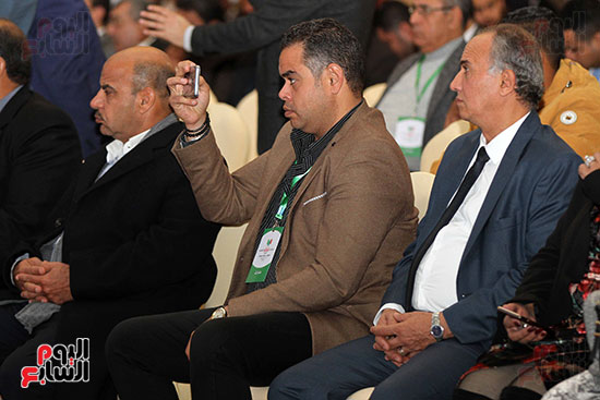 مؤتمر أخبار اليوم الاقتصادي الخامس جلسة الاستثمار فى سيناء (19)