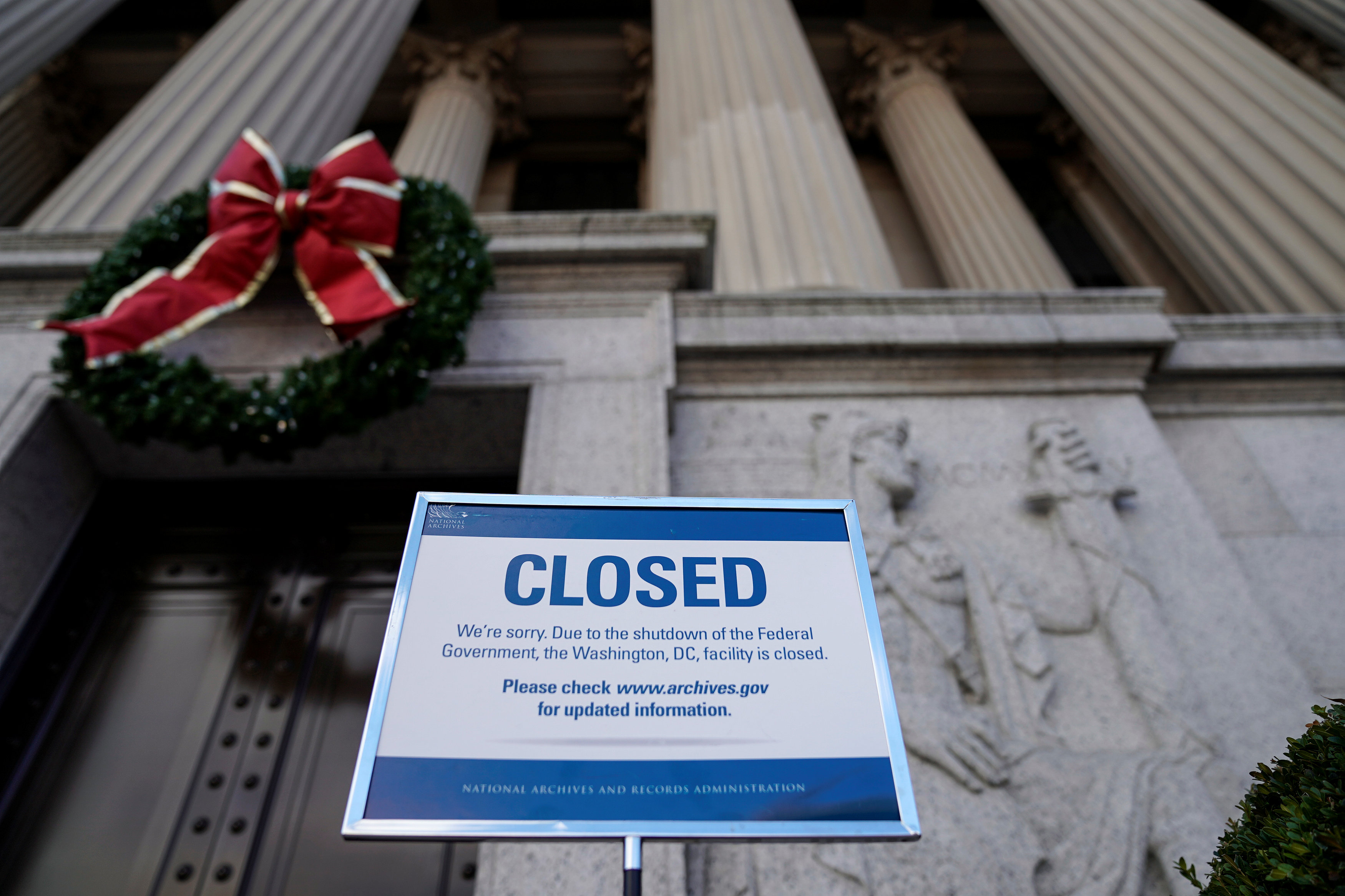 إغلاق مؤسسات الحكومة لما بعد عيد الميلاد (2)