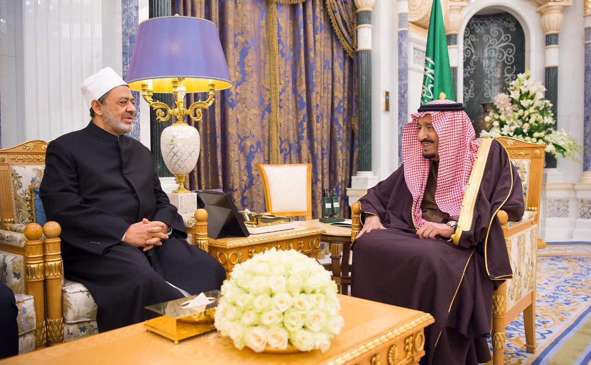 أثناء لقاء شيخ الأزهر الشريف بالعاهل السعودى الملك سلمان بن عبد العزيز آل سعود (3)
