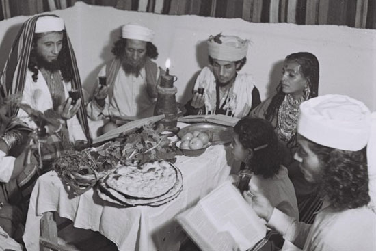 عائلة حبانى اليهودية اليمنية تحتفل بعيد الفصح فى إسرائيل