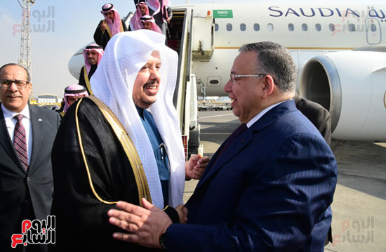 رئيس البرلمان يستقبل نظيره السعودى بمطار القاهرة لبحث التعاون المشترك (2)