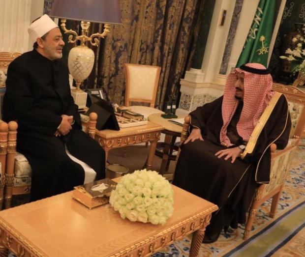 أثناء لقاء شيخ الأزهر الشريف بالعاهل السعودى الملك سلمان بن عبد العزيز آل سعود (5)