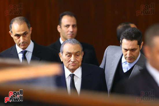 بالصور والفيديو نص شهادة الرئيس  حسني مبارك  فى قضية اقتحام الحدود 32929-حسنى-مبارك-قضية-اقتحام-السجون-(11)