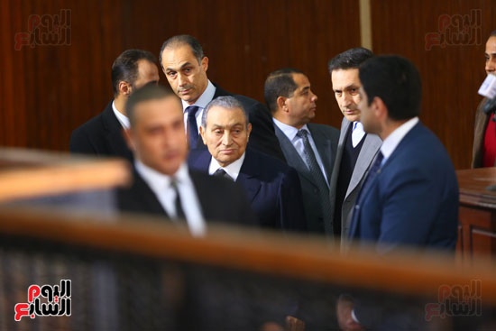 بالصور والفيديو نص شهادة الرئيس  حسني مبارك  فى قضية اقتحام الحدود 33965-حسنى-مبارك-قضية-اقتحام-السجون-(10)