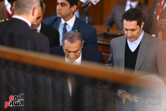 بالصور والفيديو نص شهادة الرئيس  حسني مبارك  فى قضية اقتحام الحدود 34582-حسنى-مبارك-قضية-اقتحام-السجون-(22)
