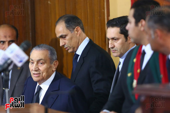 بالصور والفيديو نص شهادة الرئيس  حسني مبارك  فى قضية اقتحام الحدود 39745-حسنى-مبارك-قضية-اقتحام-السجون-(3)