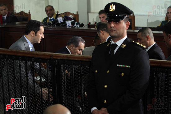 حسنى مبارك قضية اقتحام السجون (79)