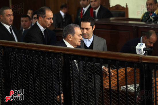 بالصور والفيديو نص شهادة الرئيس  حسني مبارك  فى قضية اقتحام الحدود 48824-حسنى-مبارك-قضية-اقتحام-السجون-(72)
