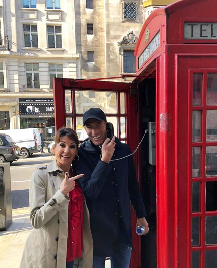 زيدان مع زوجته في لندن