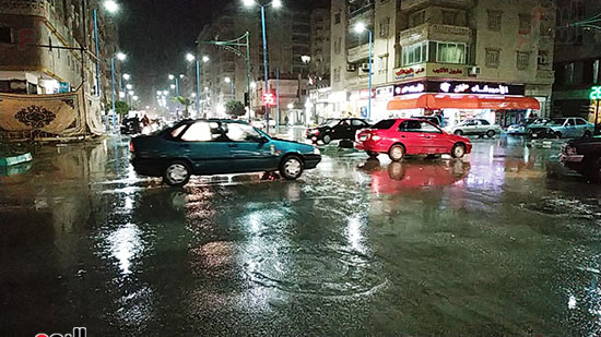 سقوط-الأمطار-الخفيفة-وأعمال-إزالة-تجمعات-المياه-بمطروح--(7)
