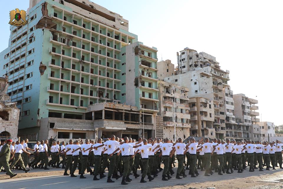 جنود الجيش الليبى ينتشرون فى بنغازى