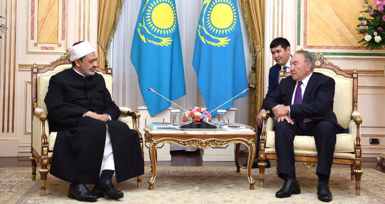 7- شيخ الازهر ورئيس كازاخستان