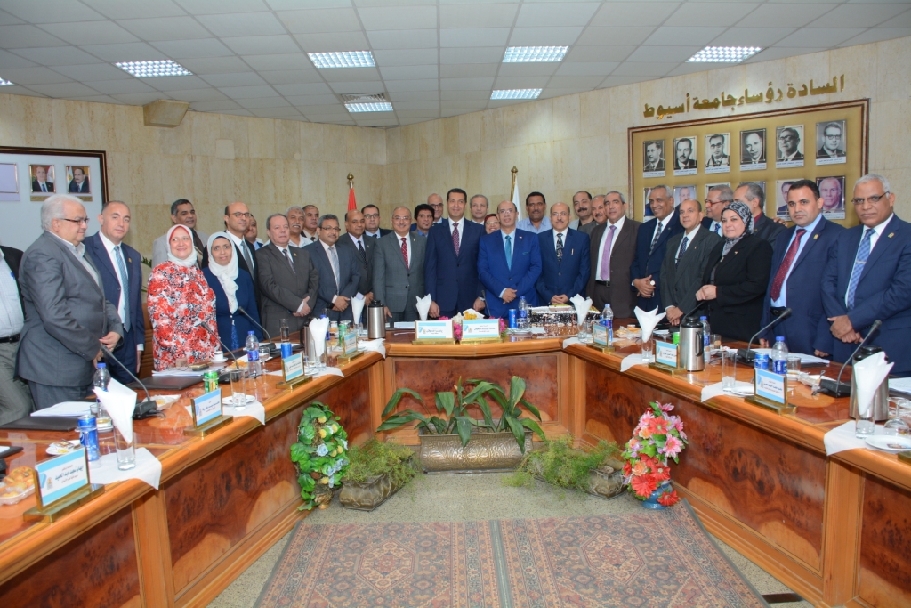 حصاد جامعة أسيوط فى 2018 يتضمن إعلانها أفضل ثاني جامعة مصرية (7)