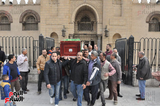 جنازة والدة عصام كاريكا من مسجد عمرو ابن العاص (27)