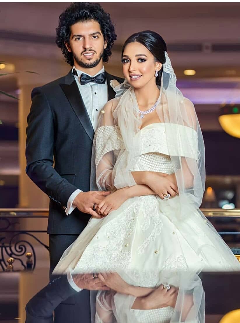 عمرو بركات  لاعب الأهلى و زوجته