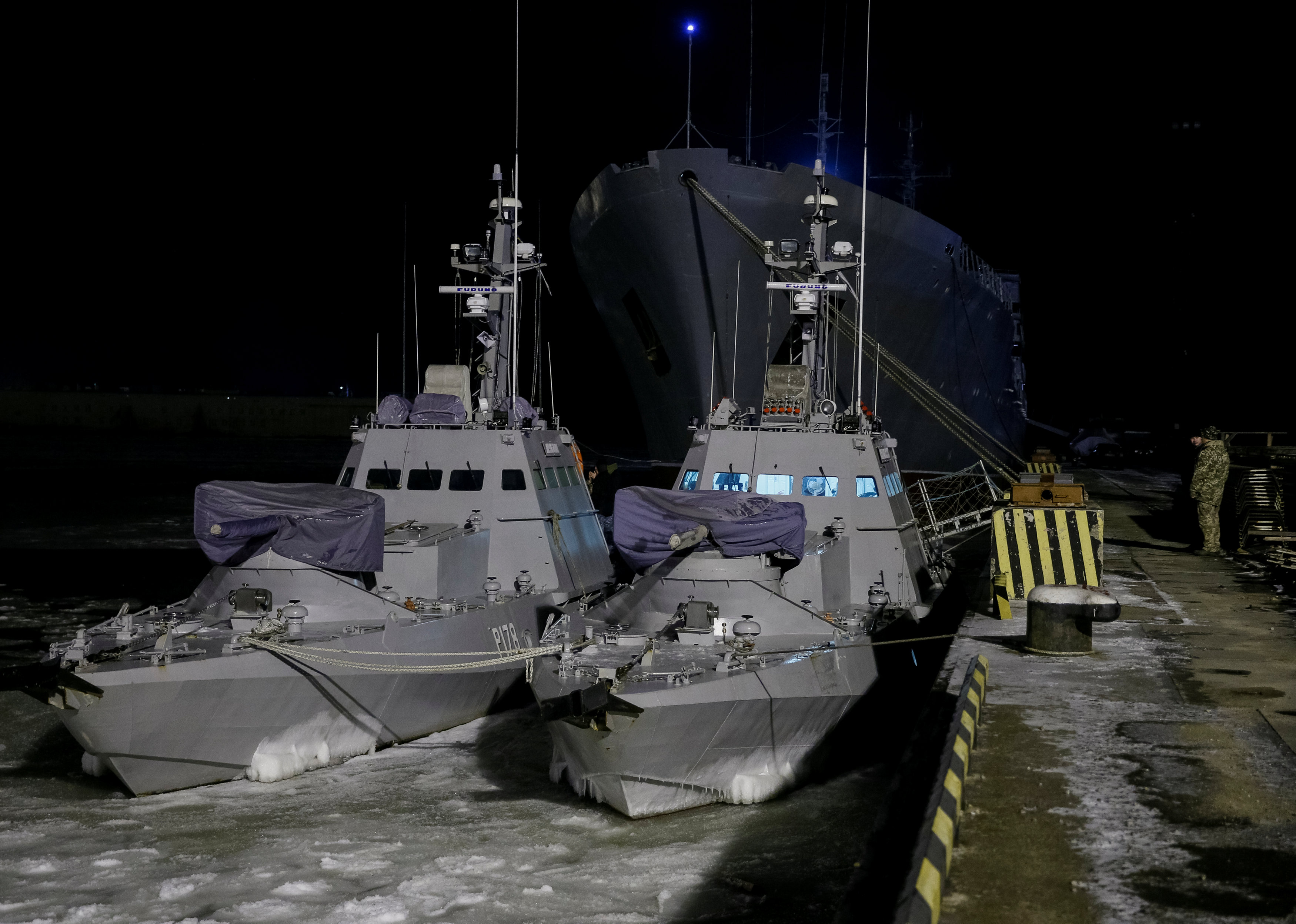 سفن أوكرانية تحتجزها روسيا (5)
