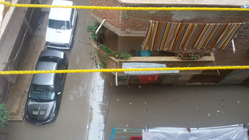 غرق شوارع وسط الاسكندرية بمياه الأمطار (2)