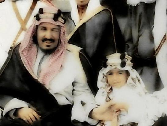 الملك عبدالعزيز آل سعود والامير نواف بن عبدالعزيز آل سعود