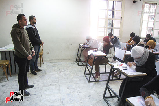 امتحانات جامعة القاهرة (2)