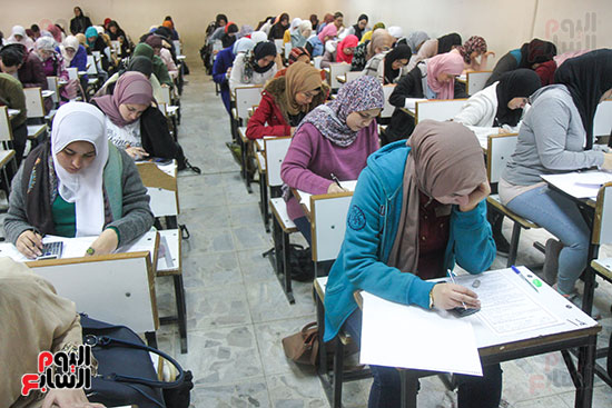 امتحانات جامعة القاهرة (5)