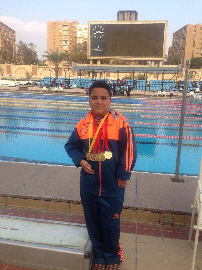 محمد عبد الوهاب بطل السباحة
