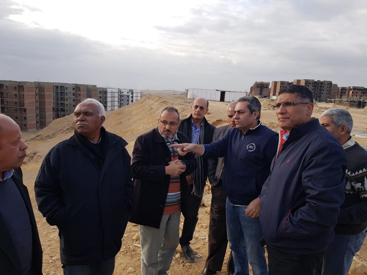 نائب وزير الإسكان يتفقد عدد من مشروعات مدينة القاهرة الجديدة (1)