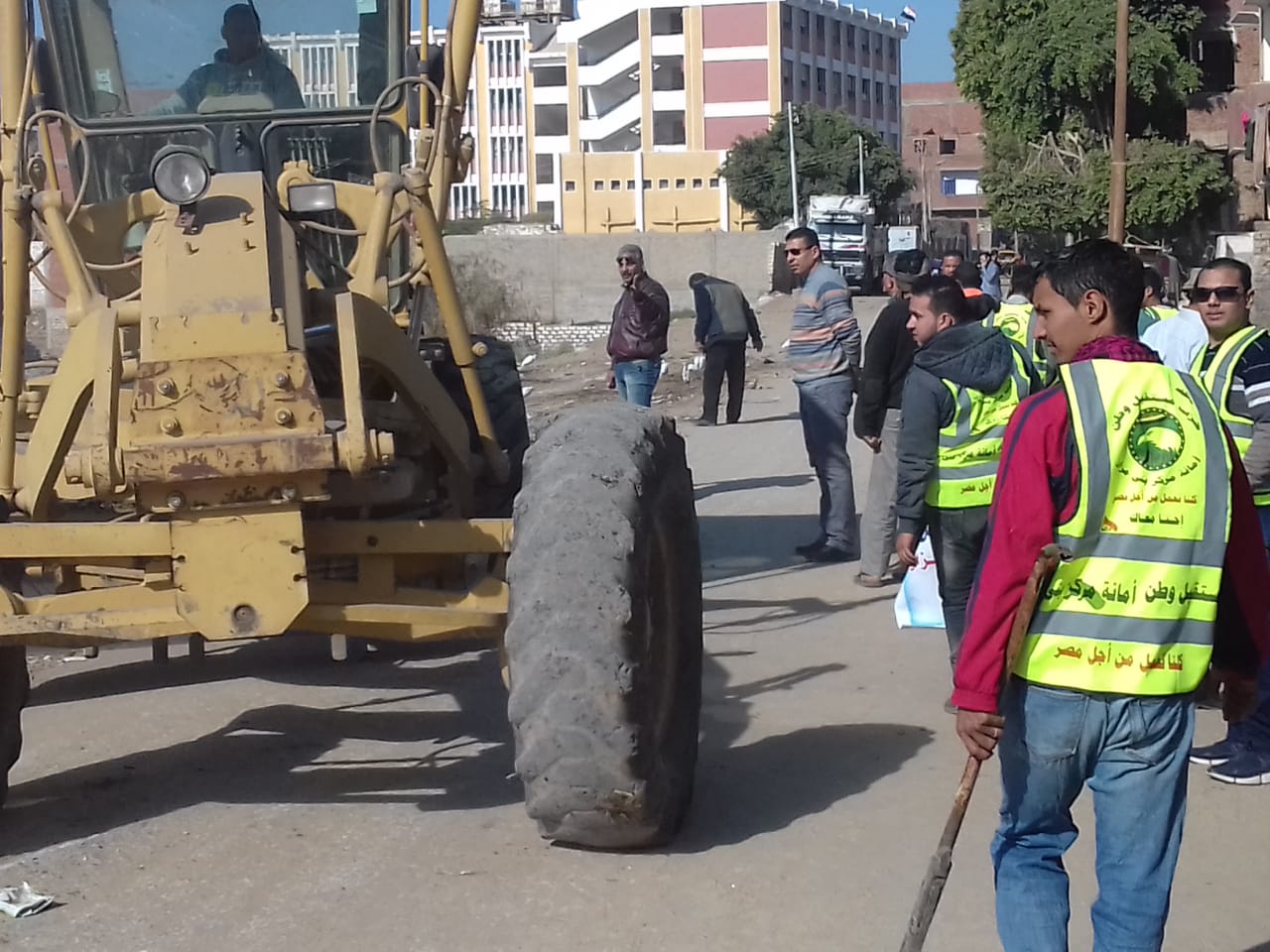 حزب مستقبل وطن بالمنيا يشن حملة مكبرة لتنظيف الشوارع