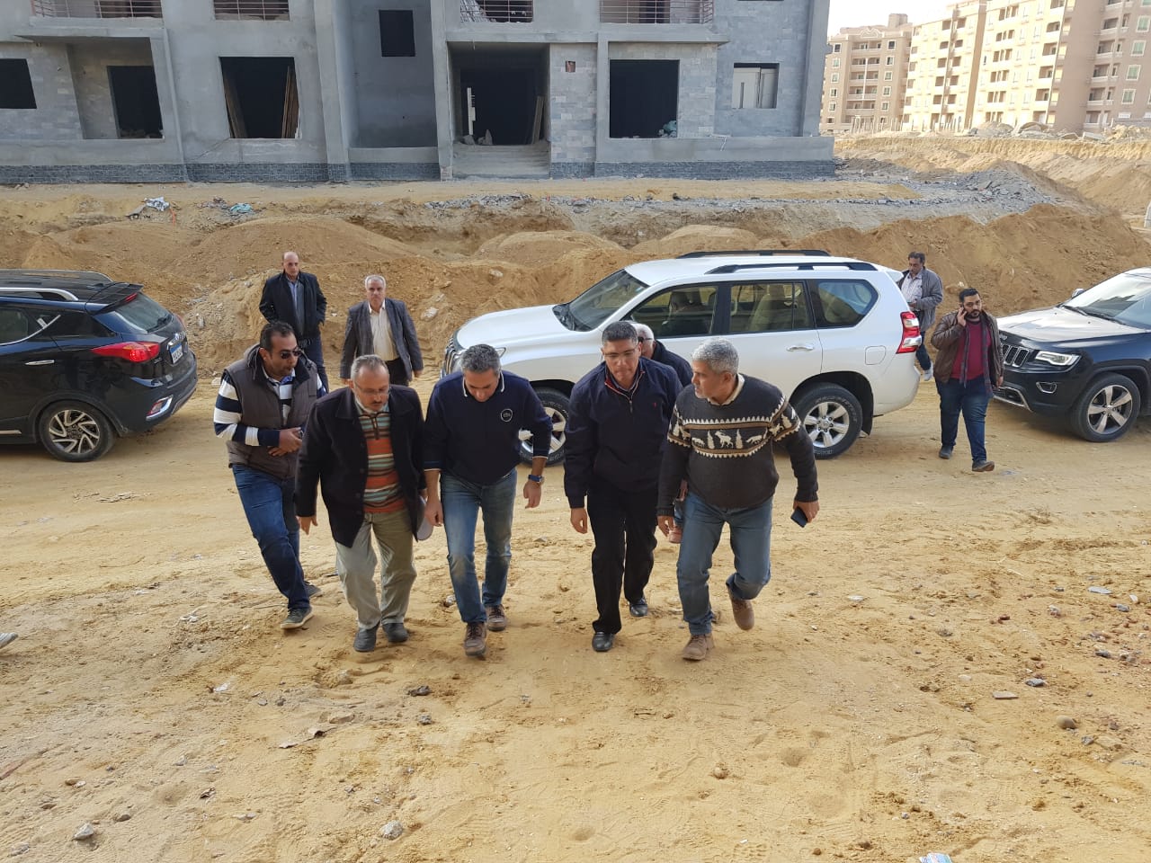 نائب وزير الإسكان يتفقد عدد من مشروعات مدينة القاهرة الجديدة (3)