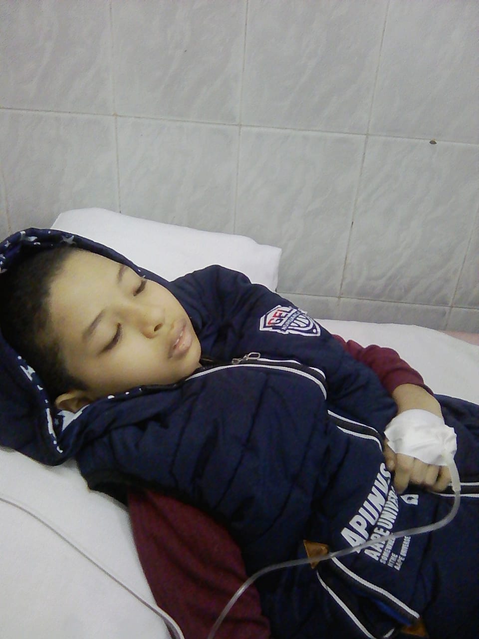 مأساة محمود طفل أصيب بمرض نادر (2)