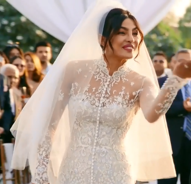 فستان زفاف بريانكا يثيير الجدل (3)