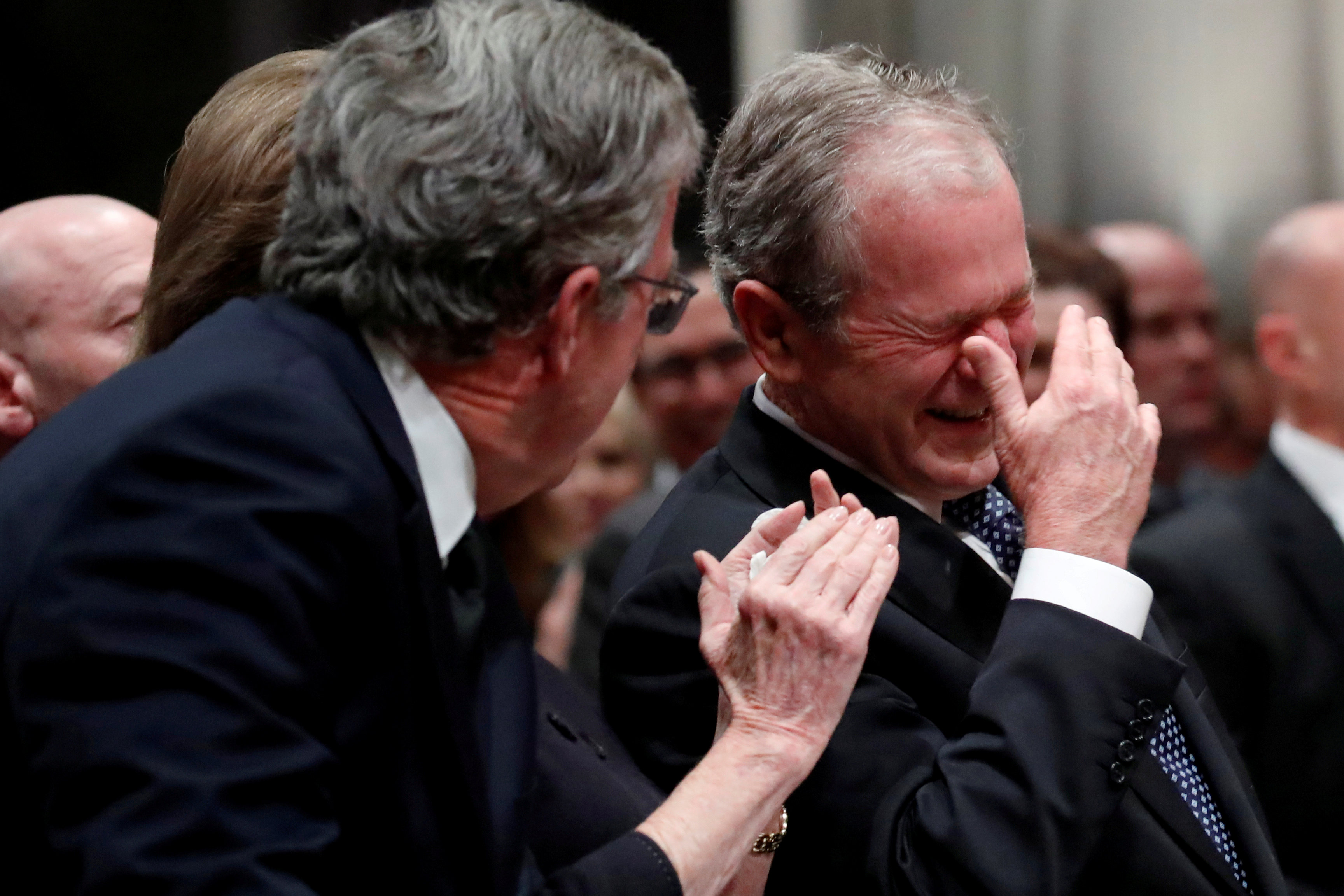 انطلاق مراسم جنازة الرئيس الأمريكى جورج بوش الأب (5)