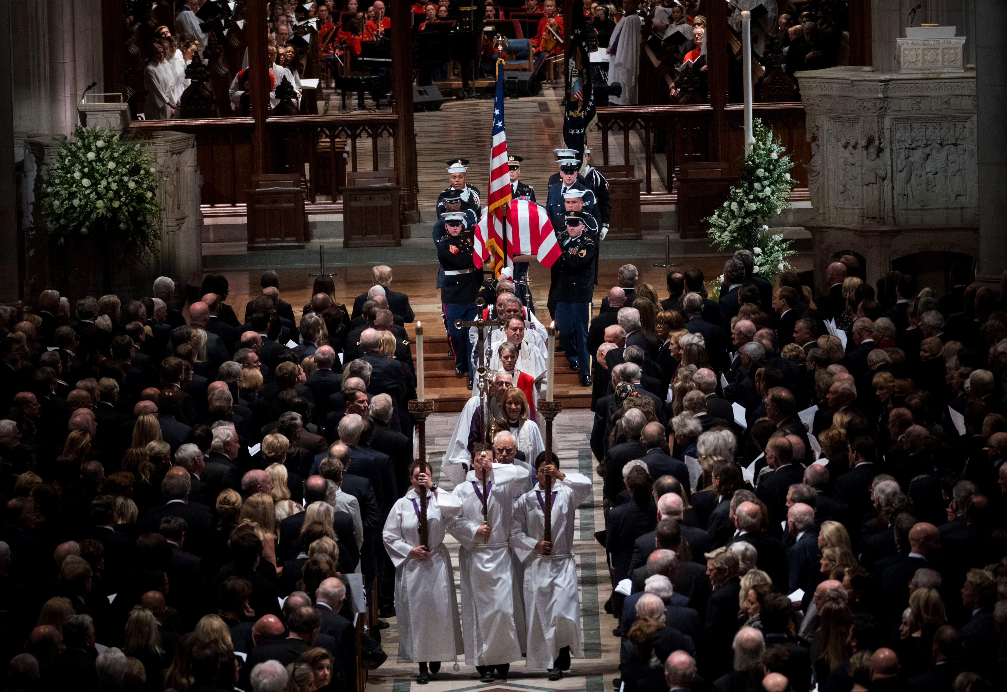 انطلاق مراسم جنازة الرئيس الأمريكى جورج بوش الأب (3)
