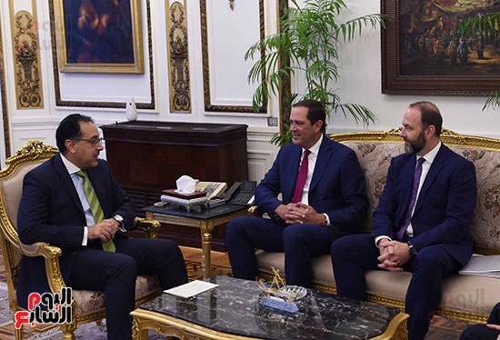 رئيس الوزراء يستعرض الخطط المستقبلية لشركة سيسكو في السوق المصرية (3)
