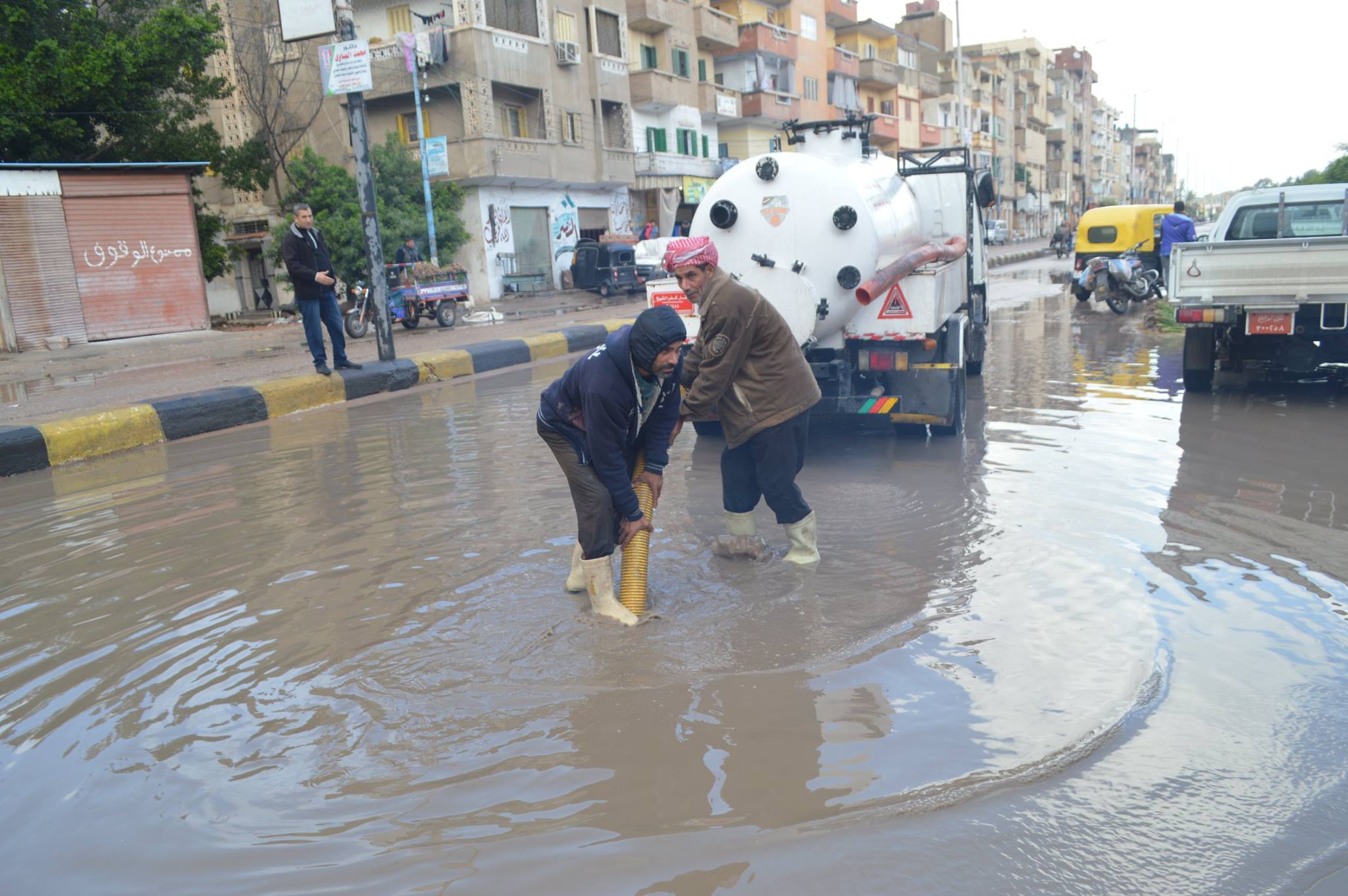 6- تراكم مياه الامطار بالشوارع