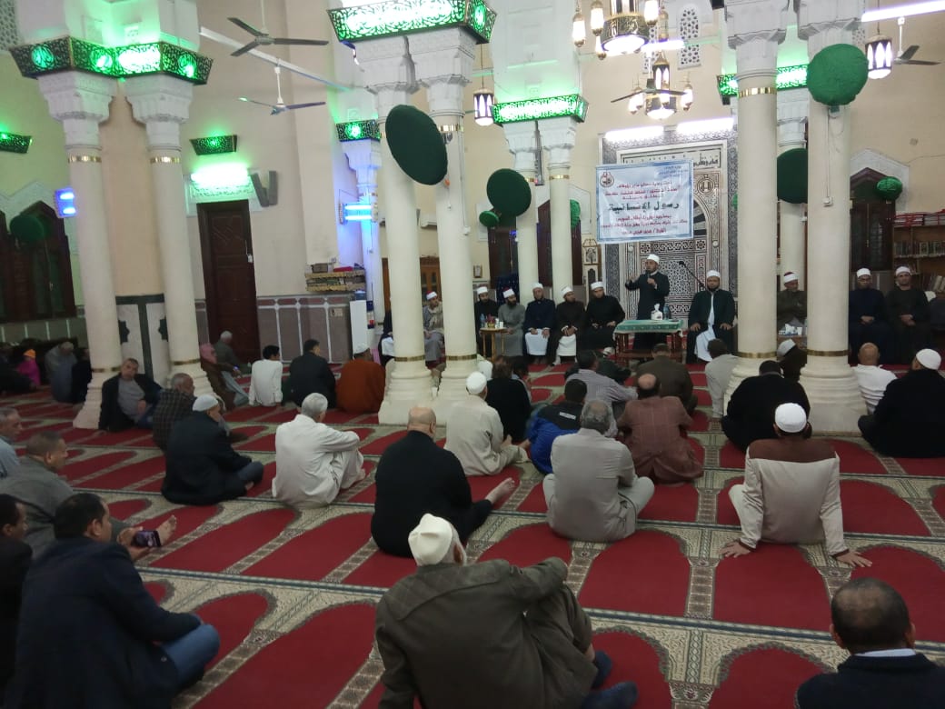 300 لقاء وندة دينيه في ختام حملة رسول الإنسانية بالمساجد والمدارس السويس (9)