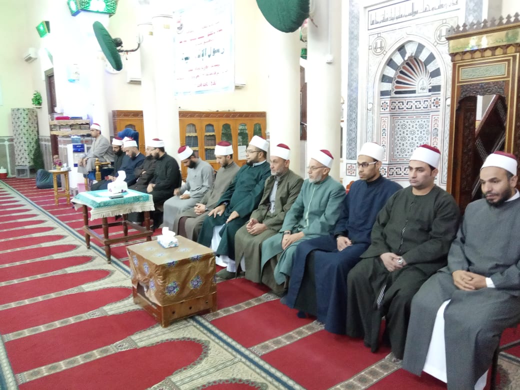 300 لقاء وندة دينيه في ختام حملة رسول الإنسانية بالمساجد والمدارس السويس (2)