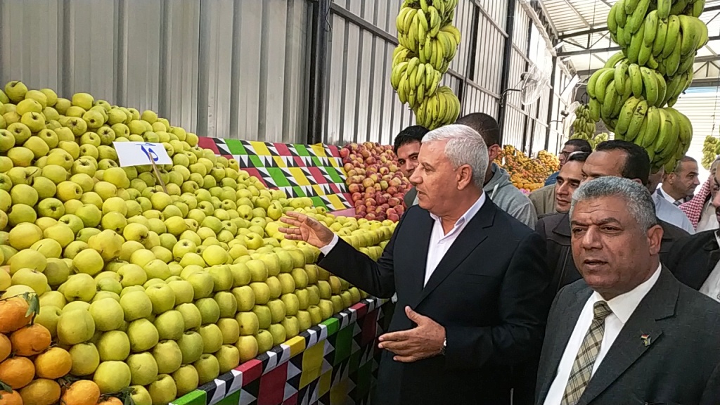 افتتاح المعرض الدائم لبيع الخضر والفاكهة باسعار مخفضة بمطروح (5)