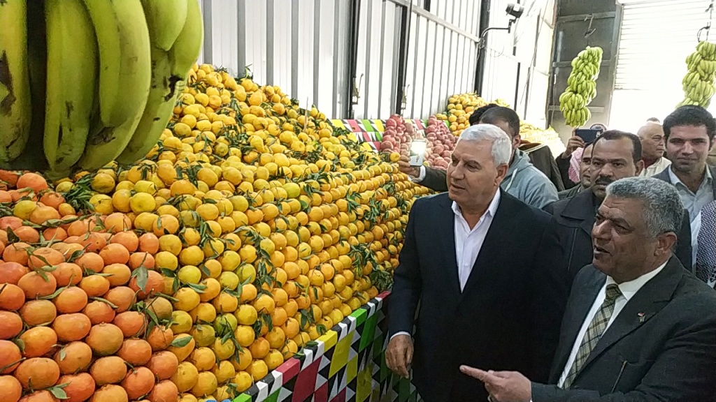 افتتاح المعرض الدائم لبيع الخضر والفاكهة باسعار مخفضة بمطروح (3)