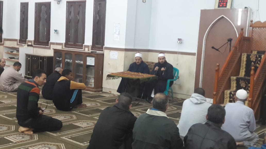 300 لقاء وندة دينيه في ختام حملة رسول الإنسانية بالمساجد والمدارس السويس (10)