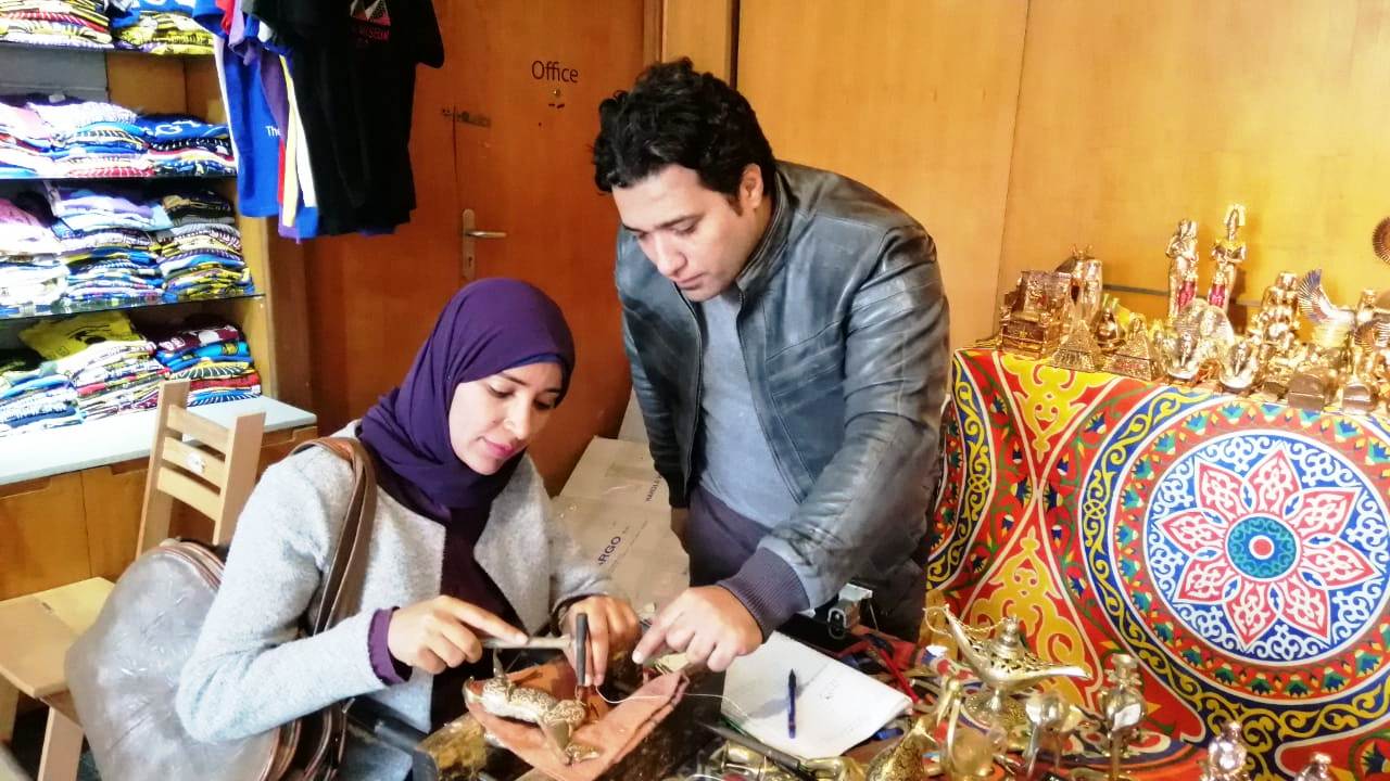 أسرة أل الحسين  ملول فن صناعة  التكفيت بالقاهرة (6)