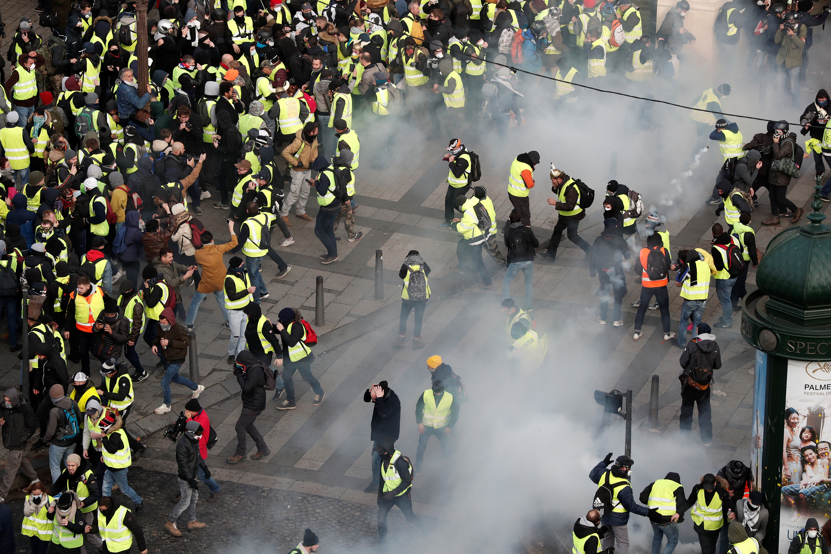 اشتباكات بين الشرطة والمتظاهرين فى باريس