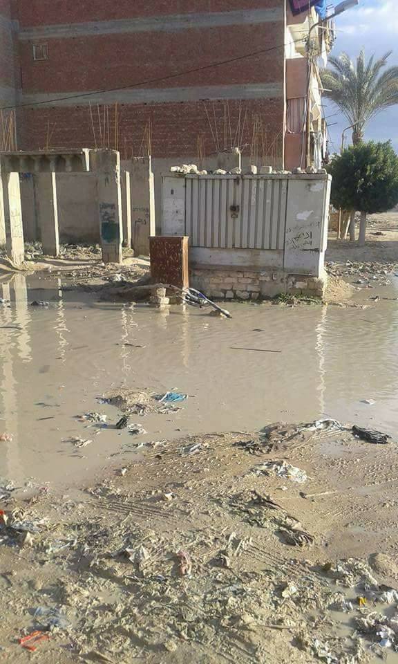 غرق شوارع عبد القادر بمياه الصرف
