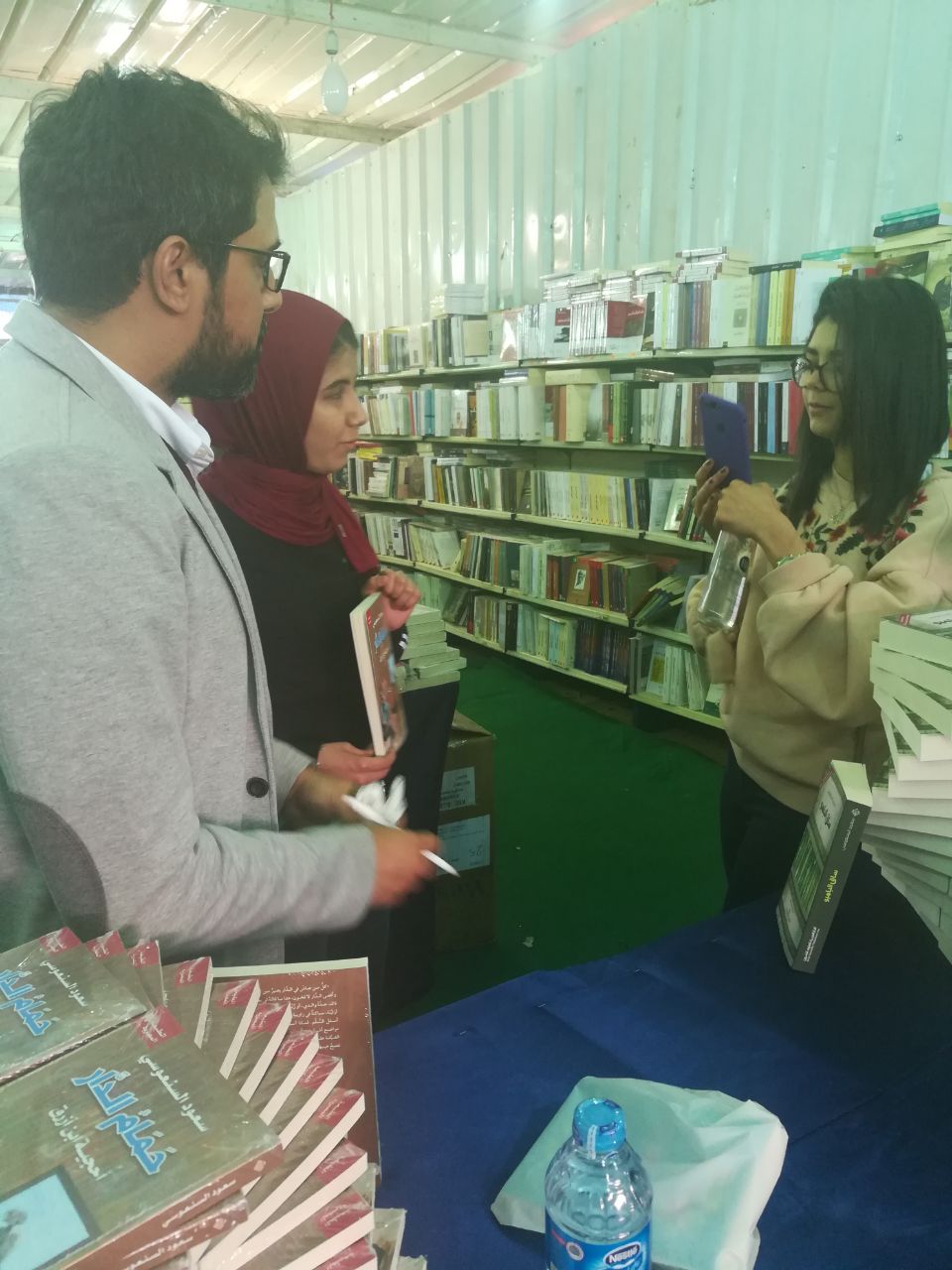 سعود السنعوسى يوقع إصدراته بمعرض الكتاب (3)