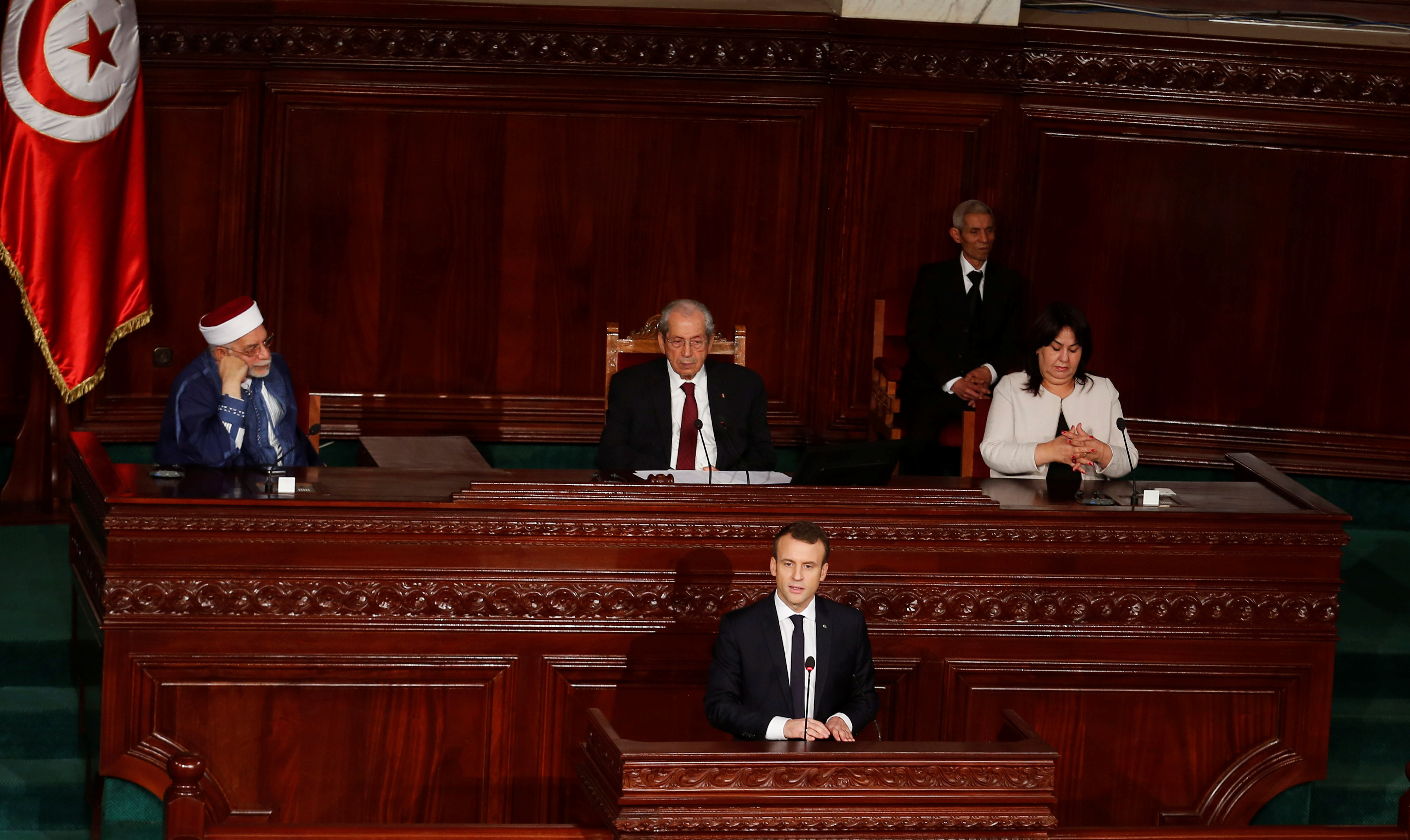 جانب من خطاب ماكرون أمام البرلمان التونسى