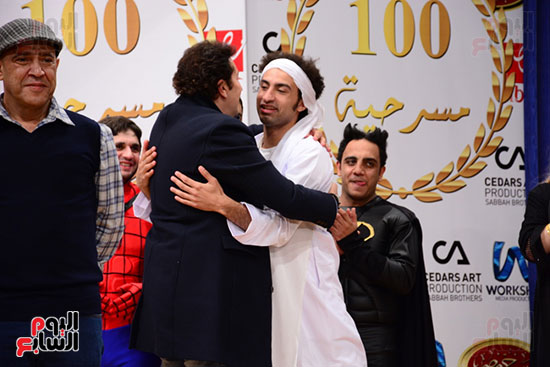 أشرف عبد الباقى ونجوم الفن يحتفلون بـالعرض 100 لمسرح مصر (25)