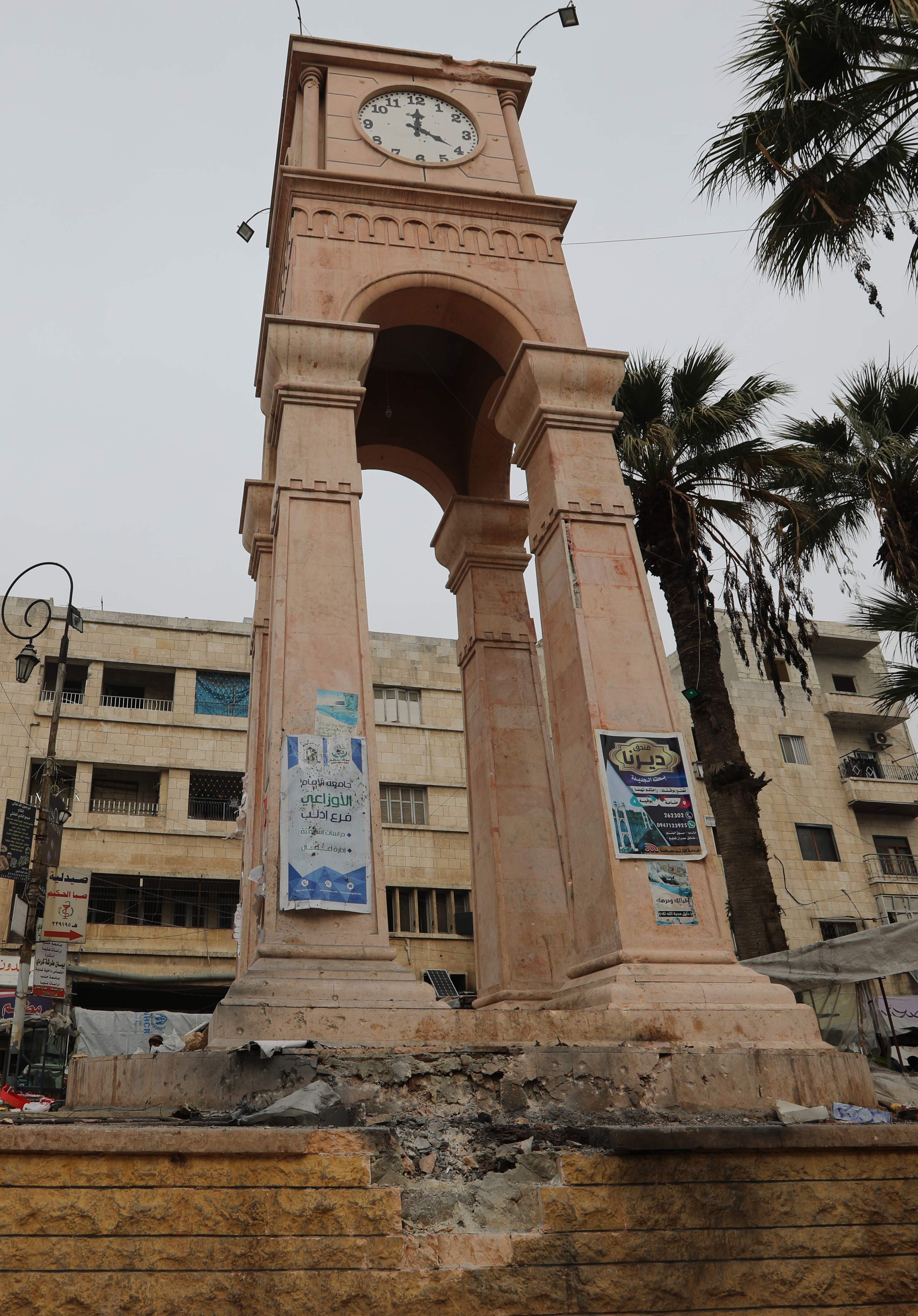 جانب من برج الساعة فى مدينة إدلب