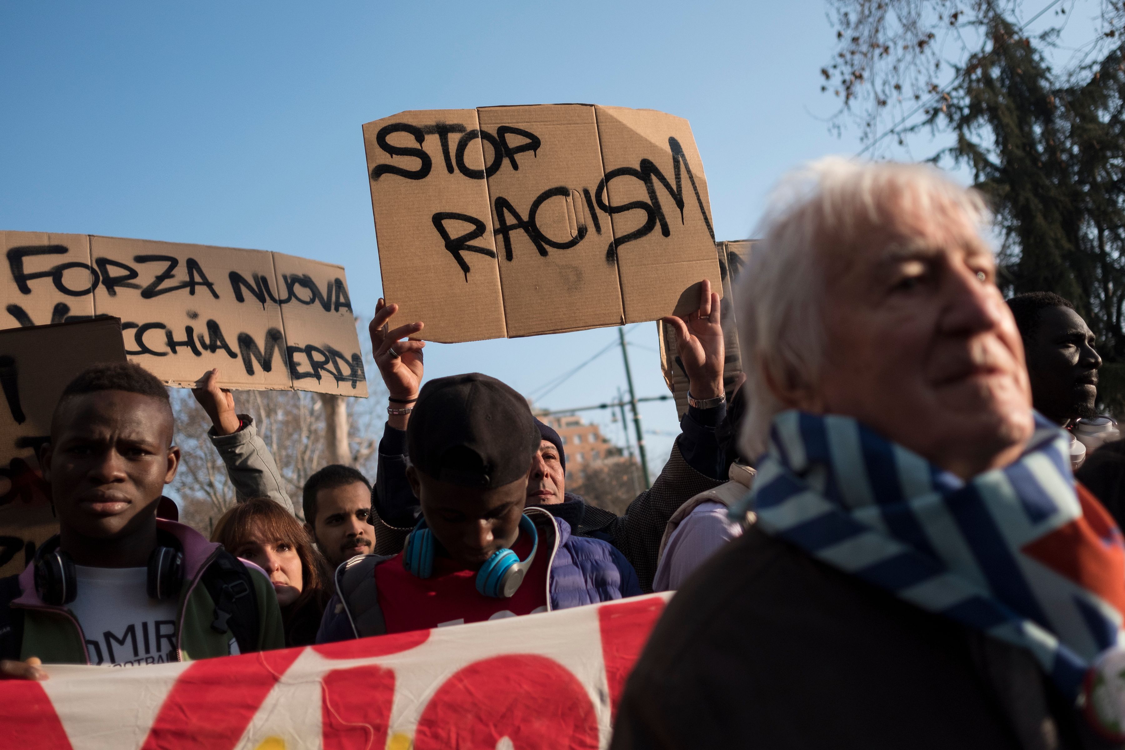 جانب من احتجاجات حاشدة فى إيطاليا بعد هجوم عنصرى على مهاجرين
