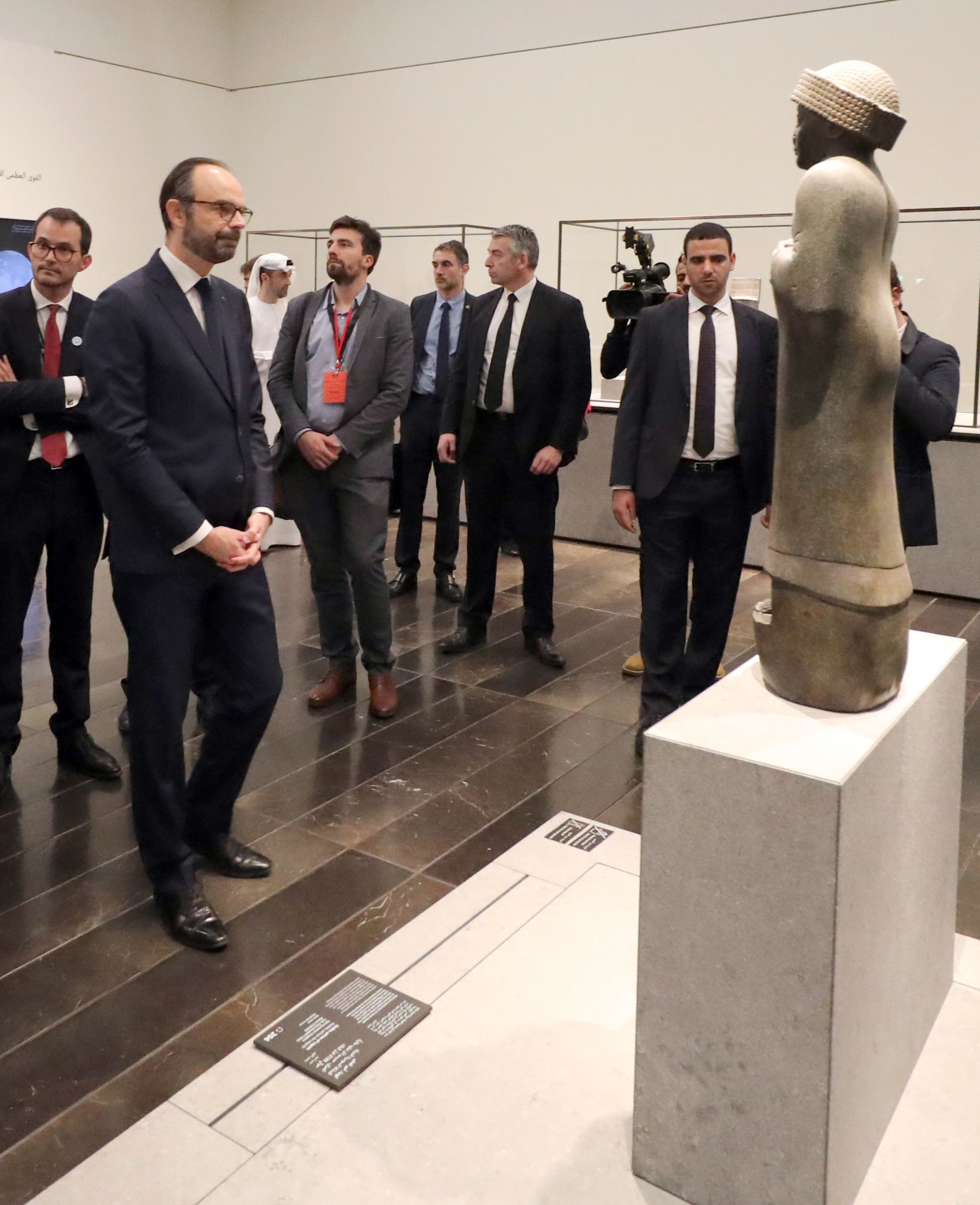 جانب من زيارة رئيس الوزراء الفرنسى لمتحف اللوفر أبوظبى